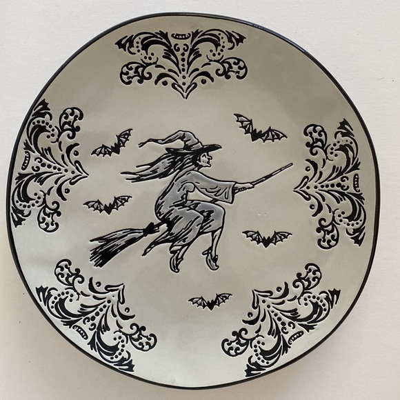 Halloween Eli + Ana Wicked Witch on a Broom Salad Dessert Plates Set of 4 NEW - Picture 5 of 11